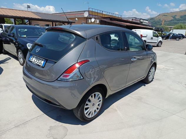 LANCIA Ypsilon 1.2i 69 CV - NEOPATENTATI - Foto 7