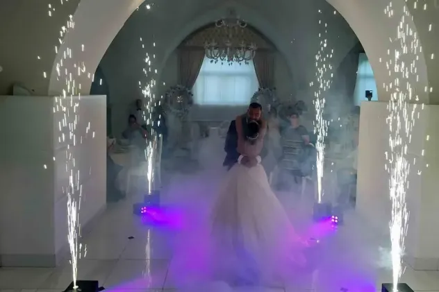 Noleggio Macchina Effetto nuvole fumo basso fontane fredde per il matrimonio - Foto 4
