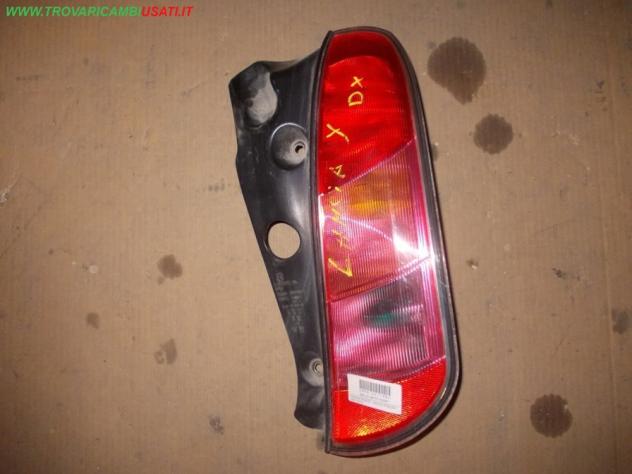 FANALE POST.D. LANCIA YPSILON (843-TE/TI)  Parti elettriche  Fanaleria  Fanali  Fanale est. post. d LANCIA - YPSILON - 01-07-2003 - 01-12-2011