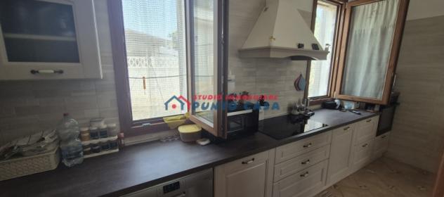 CROCEVIE – Soluzione indipendente su due elevazioni P.T. + 1°P. – 140mq ca. + spazio esterno + 2.000mq ca. di terreno – 4 vani + acc. + terrazzi. Otti - Foto 10