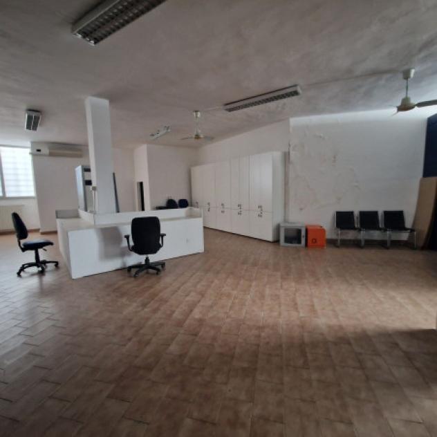 Immobile di 400 m² con più di 5 locali in vendita a Lainate - Foto 16