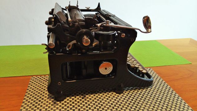Macchina da scrivere antica: Ideal - mod. DZ33 Standard del 1936' - Foto 7