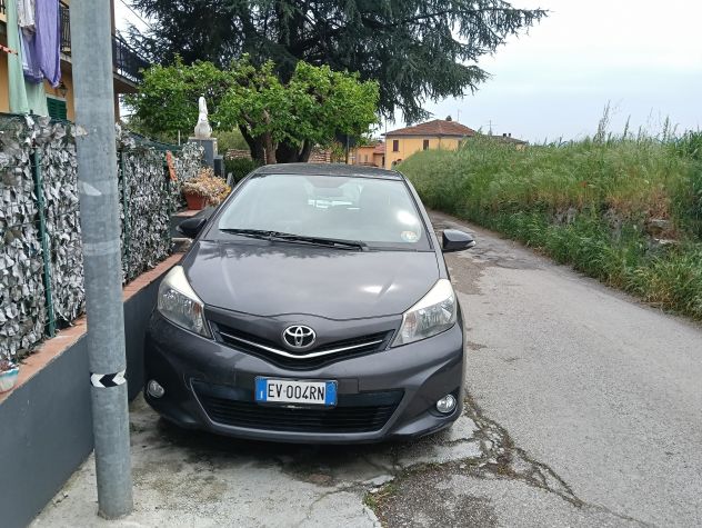 yaris 1000 lounge 2014 - Foto 8