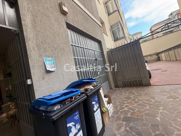 Spazio C3 con accesso furgoni, soppalco e ufficio - Foto 4