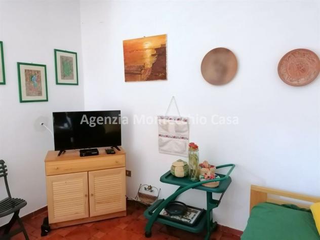 Appartamento su due livelli a pochi passi dal mare – Completamente arredato - Foto 4