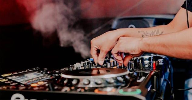 DJ -- GESTISCE FESTE E EVENTI FINE STAGIONE DI SETTEMBRE TOSCANA MARE - Foto 2