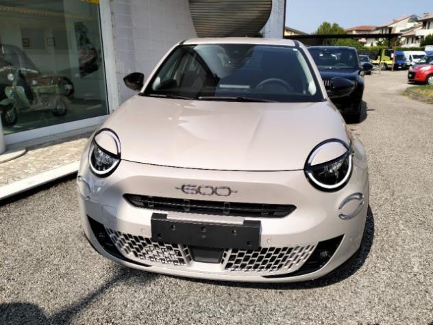 FIAT 600 Hybrid 145 CV DCT MHEV Pop rif. 23940775 - Foto 2