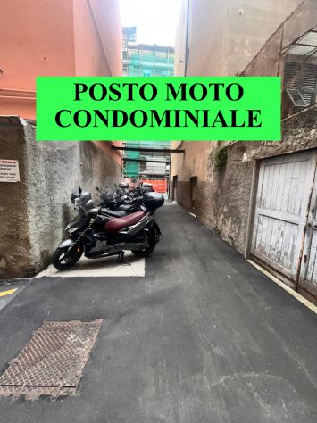 5,5 VANI TERMOAUTONOMO CON TERRAZZO DI 60 MQ POSTO AUTO E MOTO CONDOMINIALE - Foto 7