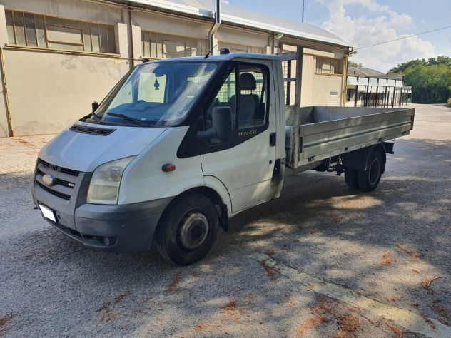 Ford Transit 350L 2.4 TDCi 115CV Cassone 3,86 m - Foto 2
