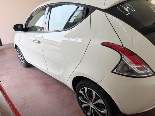 Lancia Ypsilon 1.2 69 CV 5 porte GPL Ecochic Silver - Foto 8