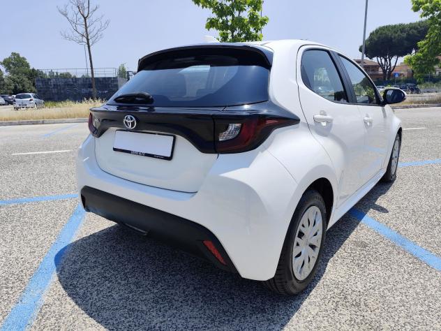 Toyota Yaris 1.0 5 porte Active - Foto 2