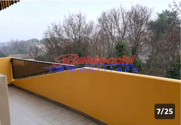 ZONA SEMICENTRALE - APPARTAMENTO TRILOCALE CON TERRAZZO E GARAGE - Foto 5