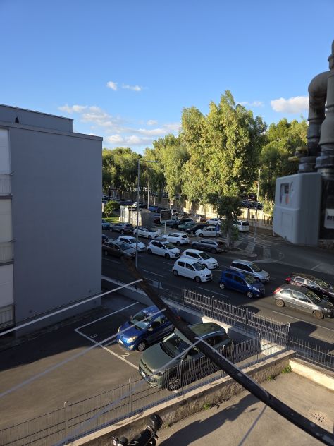 STANZA AMMOBILIATA, CLIMATIZZATA E POSTO AUTO CONDIVISO - Foto 6