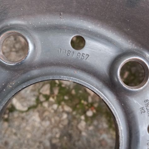 Ruota di scorta 15 BMW Serie 3 anni 90 205/60 R15 Pirelli - Foto 3