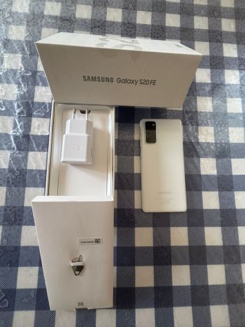 SAMSUNG S20 FE 128 GB + COVER + VETRINI + MICRO USB 64GB - Foto 3