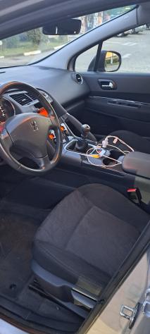 Peugeot 3008 1.6 HDi 112CV cambio robotizzato Tecno - Foto 3