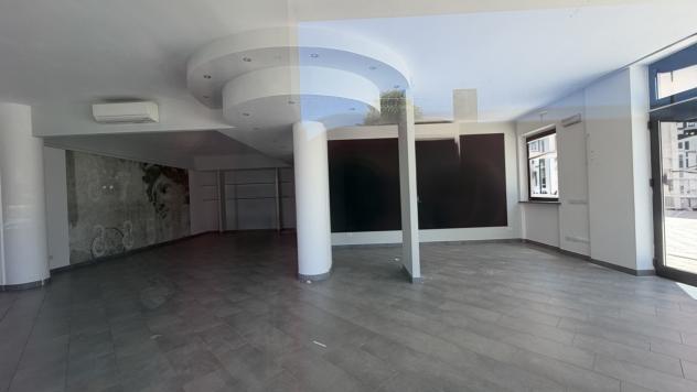 Commerciale in affitto a Camaiore