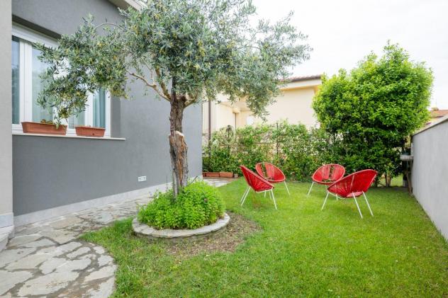 casale in vendita a Cascina in zona Titignano