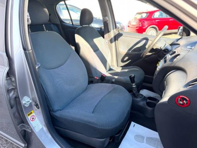 TOYOTA Yaris 1.4 Tdi D-4D cat 5 Pt. Sol rif. 24052006 - Foto 10