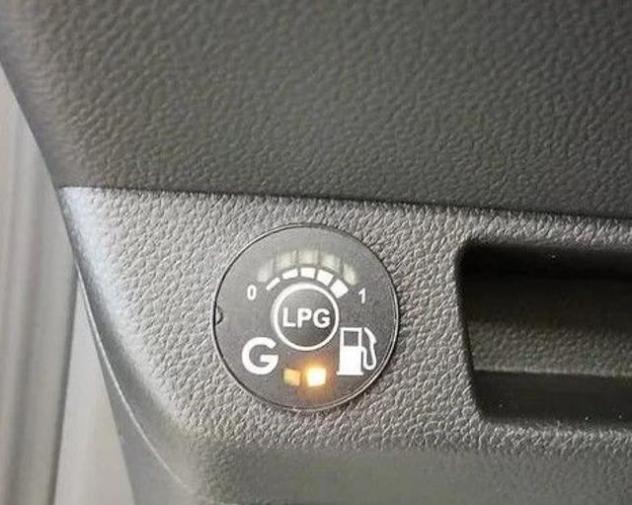 RENAULT Clio ECO-G 100 CV 5 porte Evolution km.0 rif. 23983222 - Foto 9