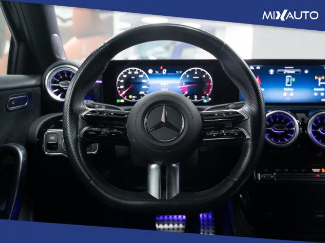 Mercedes A 200 D Automatic Premium AMG Line Night Edition - Foto 12