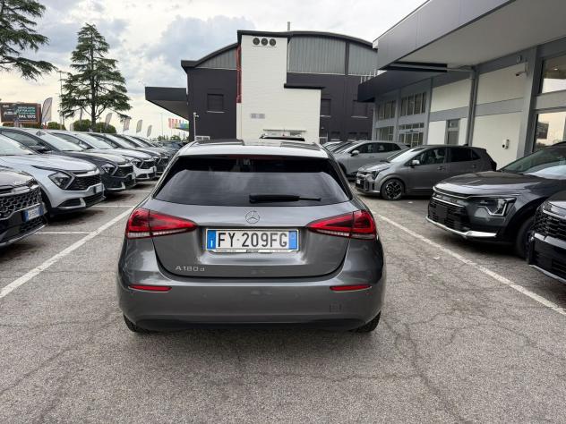 Mercedes-Benz Classe A A 180d automatic sport - Foto 7