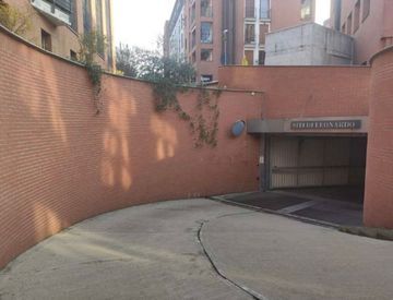 B O X A U T O 19 MQ. A F F F I T T A S I IN VIA ARGELATI 40