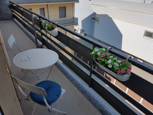 Stanza matrimoniale per brevi e lunghi periodi, tutto compreso (550 euro) - Foto 3