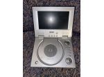 Dikom Lettore DVD audio / video completo + borsa apposita con doppia uscita per