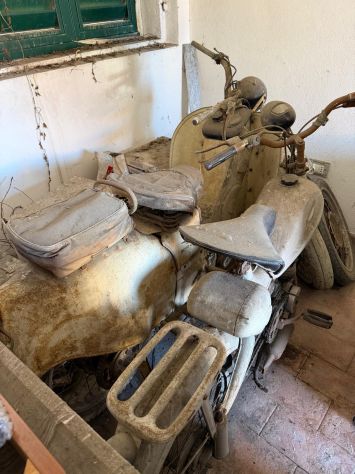 Vendo moto d'epoca/mobili quasi nuovi