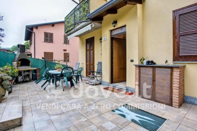 Villetta a schiera di 160 m² con 4 locali e posto auto in vendita a Cunardo - Foto 2