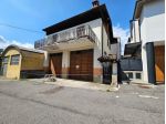 Casa singola con ampio magazzino