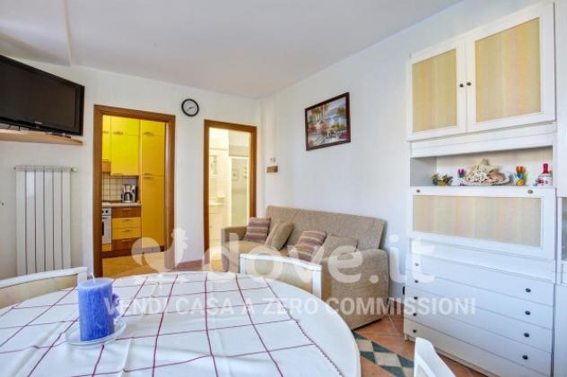 Villa di 500 m² con più di 5 locali in vendita a Maccagno con Pino e Veddasca - Foto 9