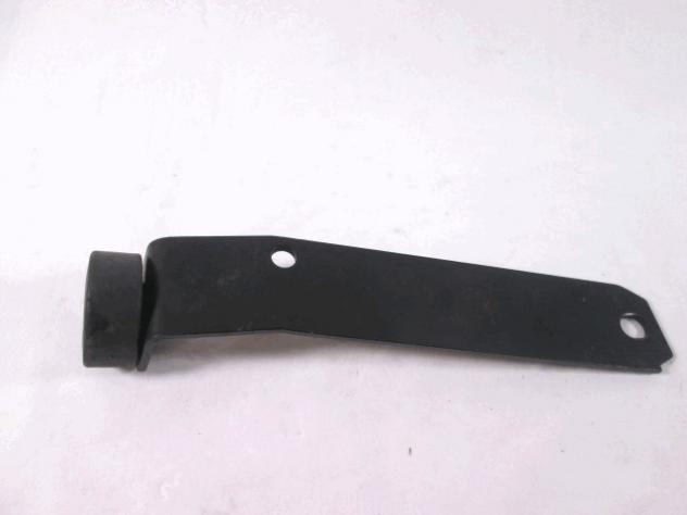 147312 STAFFA SUPPORTO PARAURTI ANTERIORE LATO SINISTRO FIAT RITMO 1.1 B 5P RICAMBIO NUOVO