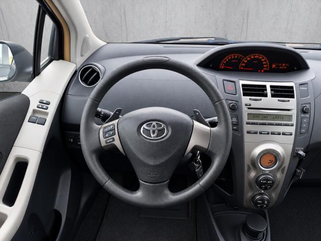 Toyota Yaris Yaris 5p 1.3 automatica - PREZZO REALE!! - Foto 8