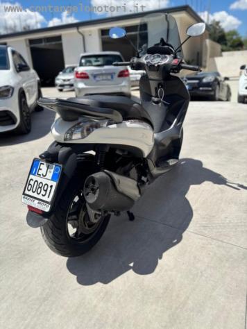 PIAGGIO Beverly 350 i.e. sport touring rif. 23723529 - Foto 2