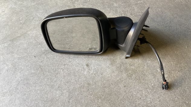 Specchietto retrovisore SX Jeep Cherokee KJ del 2003