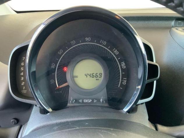 Toyota Aygo 2ª serie Connect 1.0 VVT-i 72 CV 5 porte x-play - Foto 9