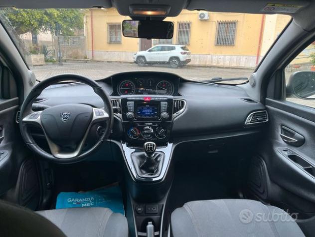 Lancia Ypsilon 1.2 69 CV 5 porte S&S Platinum CV 6 - Foto 10