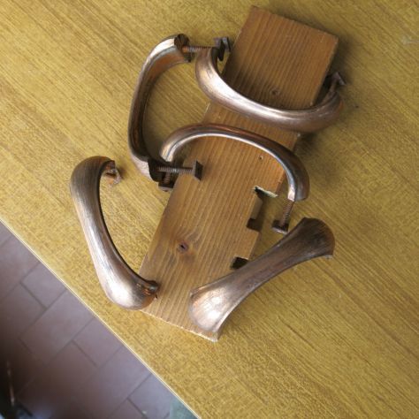 N° 5 MANIGLIE IN BRONZO PER MOBILI VARI CON VITI IN FERRO - - Foto 3
