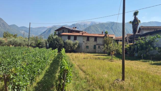 APPARTAMENTO di 10 vani e di 200 mq (MONTE ISOLA) rif. 80168