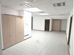 Spazioso ufficio cablato con parcheggio
