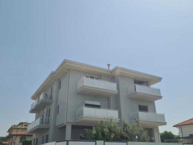 APPARTAMENTO di 5 vani e di 130 mq (PIETRASANTA) rif. MP913 - Foto 2