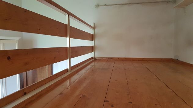 Soppalco in legno massello in ottime condizioni - Foto 8