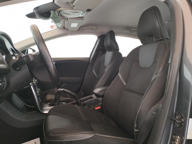 Volvo V40 D2 1.6 Momentum - NEOPATENTATI - Foto 8