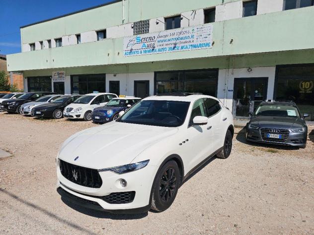 MASERATI LEVANTE V6 DIESEL 250CV Q4 GARANZ 12 MESI FINANZ - Foto 4