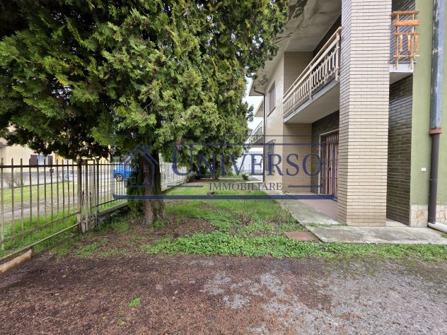 VILLA SINGOLA DI AMPIA METRATURA SU DUE LIVELLI LIBERA SUBITO - Foto 6