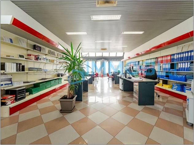 NEGOZIO PESCARENICO - Foto 5
