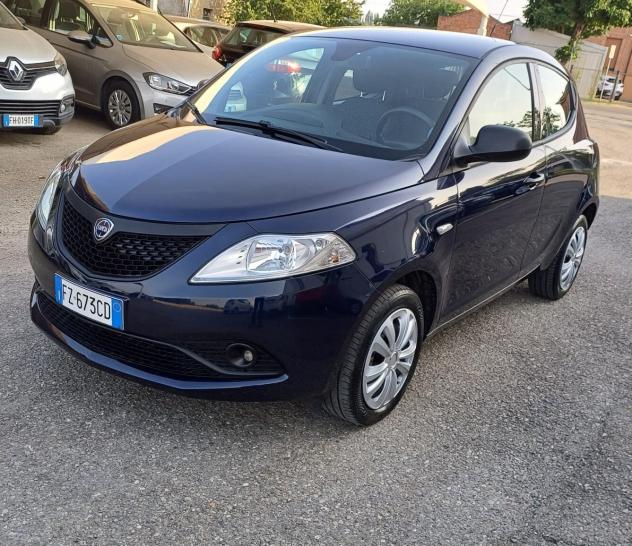Lancia Ypsilon 1.2 69 CV 5 porte GPL Ecochic Platinum - Foto 2