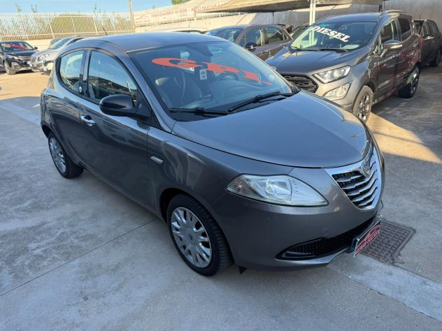 Lancia Ypsilon 1.2 69 CV 5 porte GPL Ecochic Gold - Foto 3